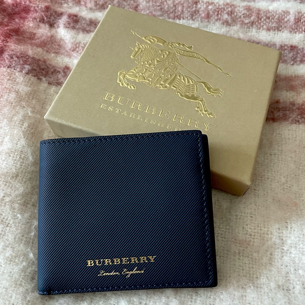 Burberry Men’s Navy Bifold Wallet NWT